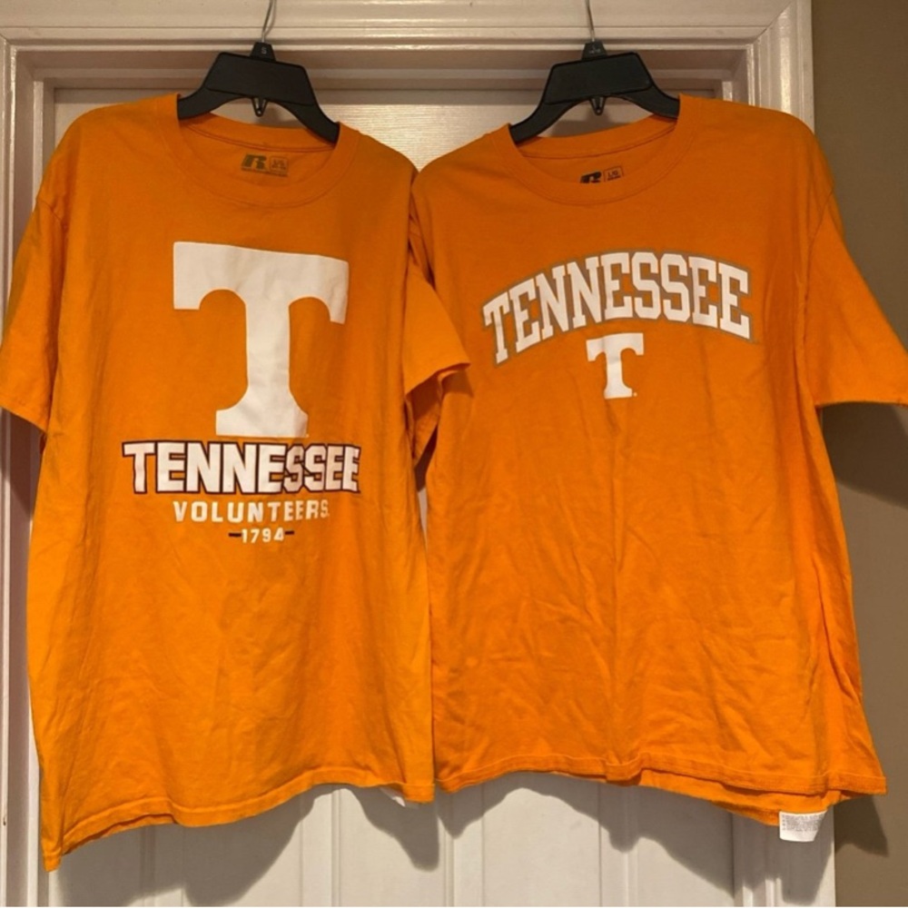 Two Russell Brand Tennessee Volunteers T Shirts Men’s Size Large